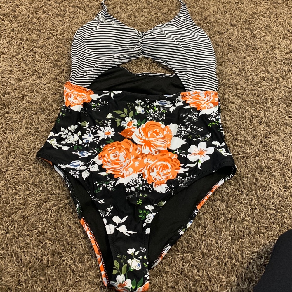 Cutout One piece Swimsuit